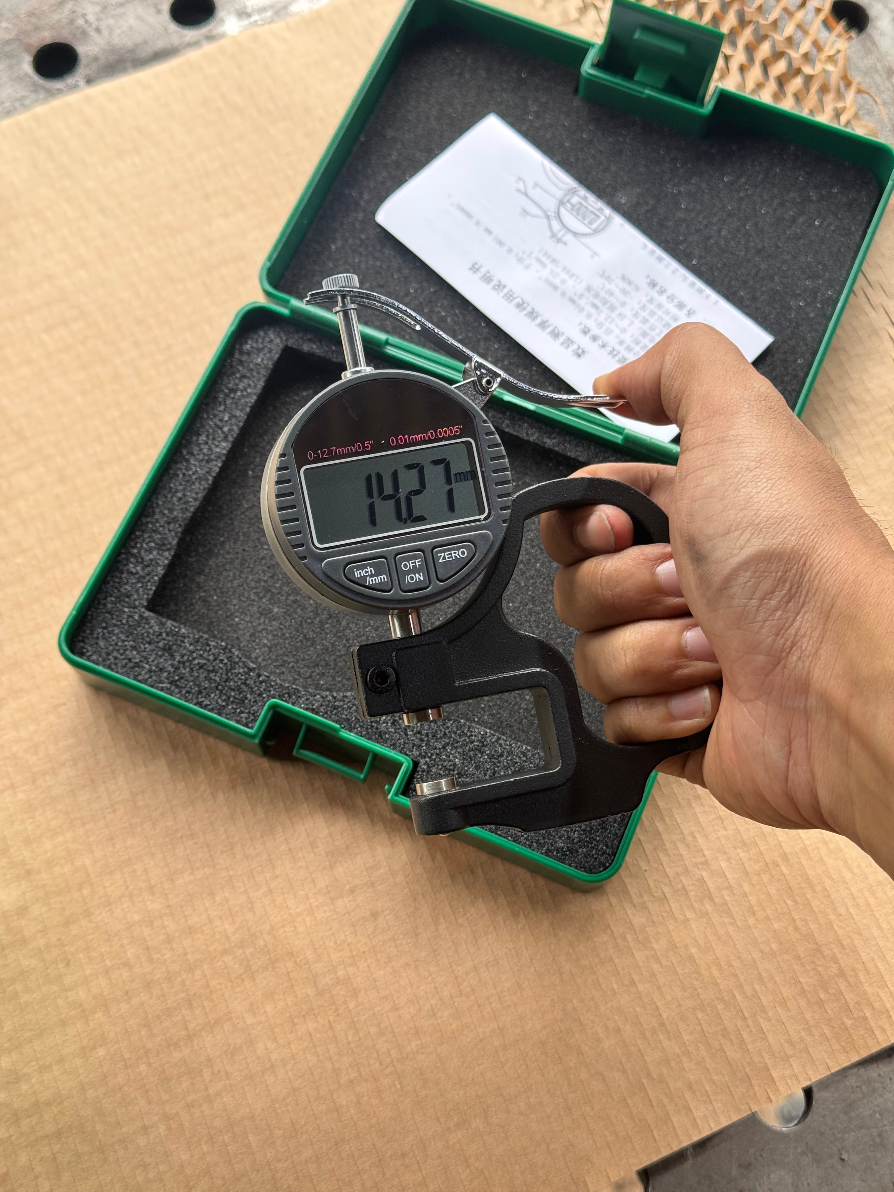 High Accuracy Digital Thickness Gauge for Measuring Leather Thickness